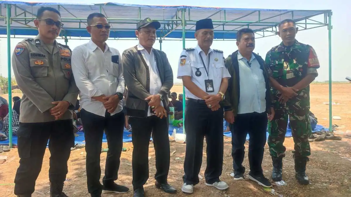 Kepala Desa Kohod, Arsin SH, Bin Asip, dan sekdes ujang karta terus memberikan dukungan dan pendampingan kepada warganya, Foto.(Istimewa)