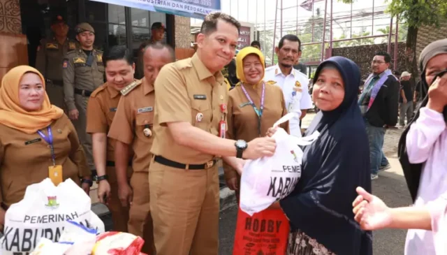 Pj Bupati Tangerang, Andi Ony di Halaman Kantor Kecamatan Balaraja, Foto. (Istimewa)