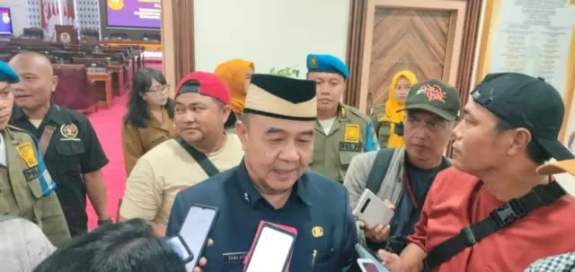 Sekda Kabupaten Tangerang Soma Atmaja Usai menghadiri rapat paripurna DPRD, Foto. (Istimewa)