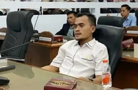 Legislator H. Ahmad Juhendi DPRD Lebak Fraksi Partai Demokrat kecam kasus pelecehan seksual di SDN 2 Ciparasi.