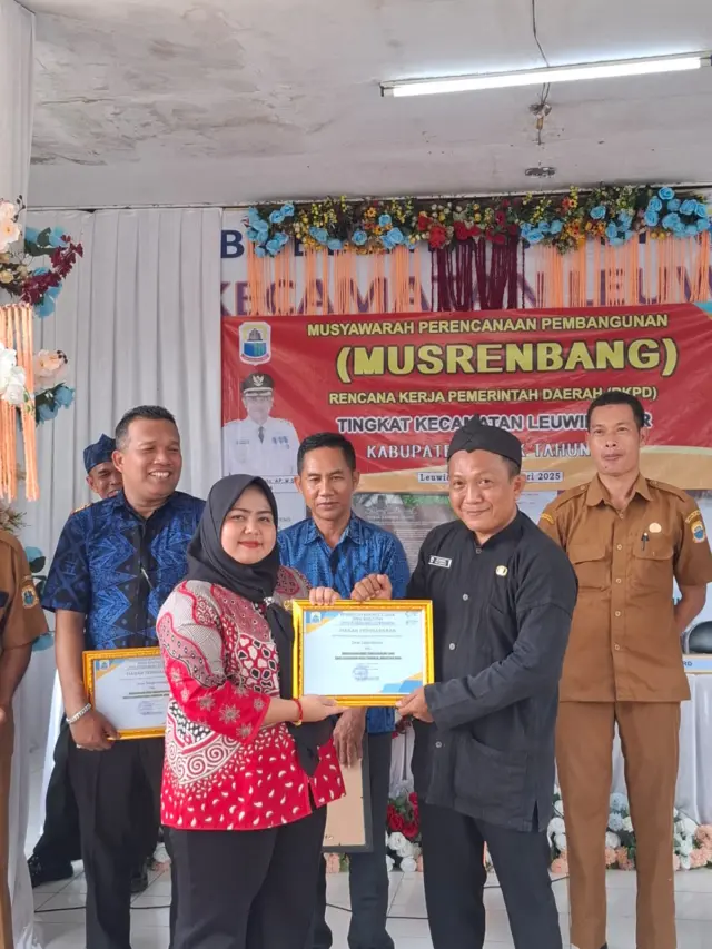 Anggota DPRD Kabupaten Lebak Fraksi PDI Perjuangan Tika Kartika Sari hadir pada acara Musrembang Kecamatan Leuwidamar dan Siap Kawal Aspirasi Masyarakat, pada Selasa (04/02/2025).