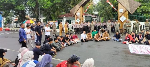 DPC GMNI Lebak Meminta Agar Bupati Lebak segera Reformasi Birokrasi pada OPD Lebak, pada Hari Senin (24/02/2025).