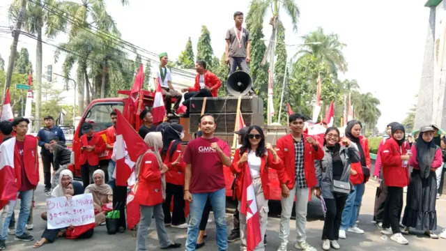 GMNI Pandeglang soroti iuran honorer berkedok kegiatan, pada Jum'at (14/03/2025).